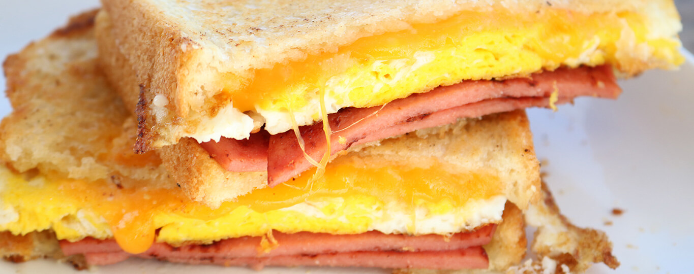 bar-s fried egg and bologna sandwich