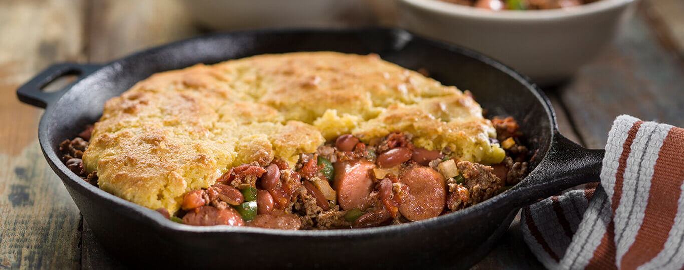 bar-s two-meat chili-cornbread pie